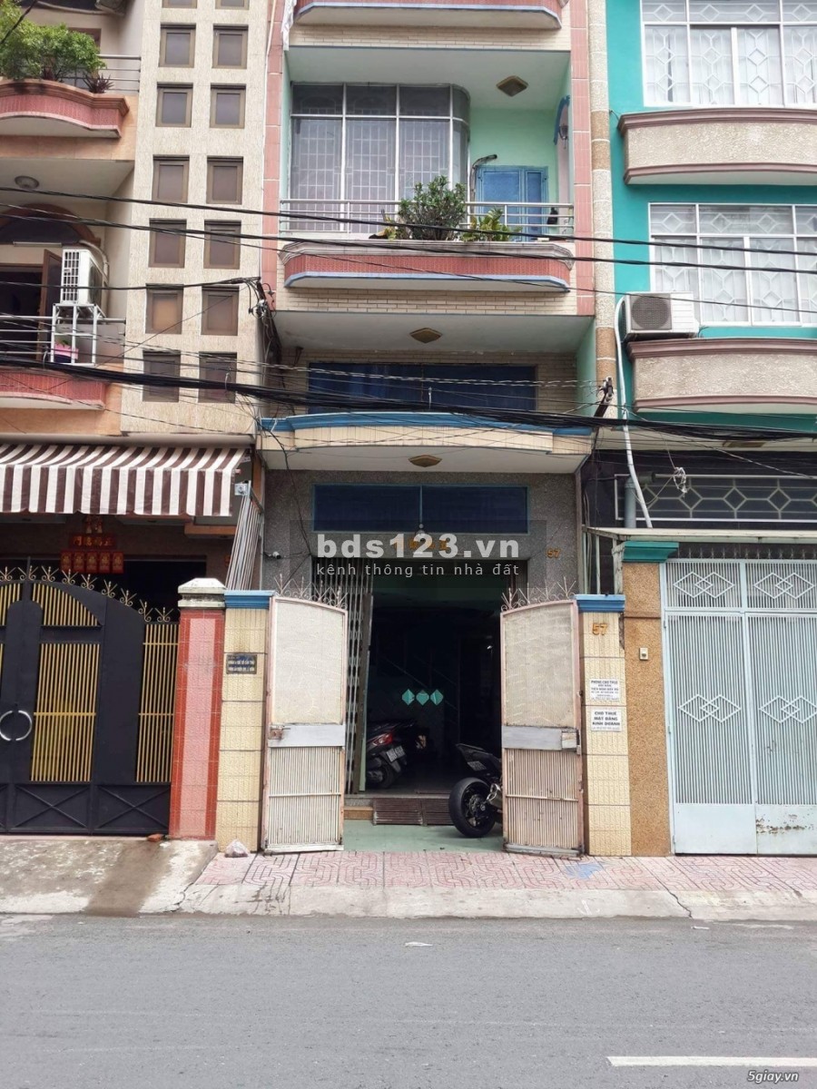 phòng tolet rieng DT 4MX10M quận 11, MT đường Tân Khai. Gần chợ thiết