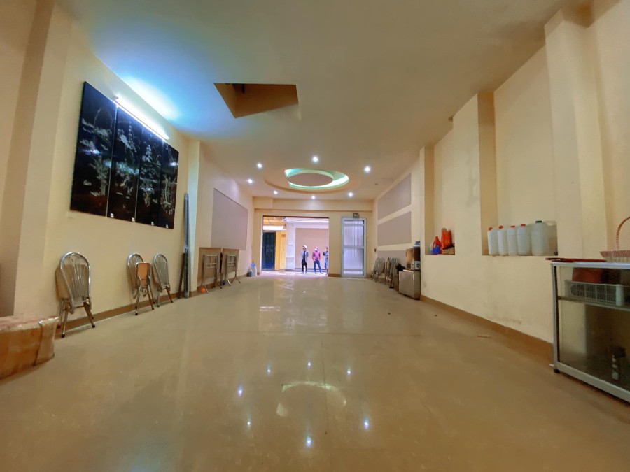 Chính chủ cần bán nhà riêng ở Nguyễn Khang, Cầu Giấy, 90m2, 6 tầng, Ô tô tránh, kinh doanh, thông