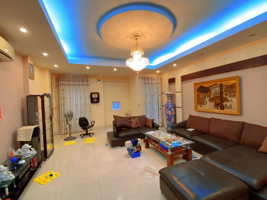 Chính chủ cần bán nhà riêng ở Nguyễn Khang, Cầu Giấy, 90m2, 6 tầng, Ô tô tránh, kinh doanh, thông