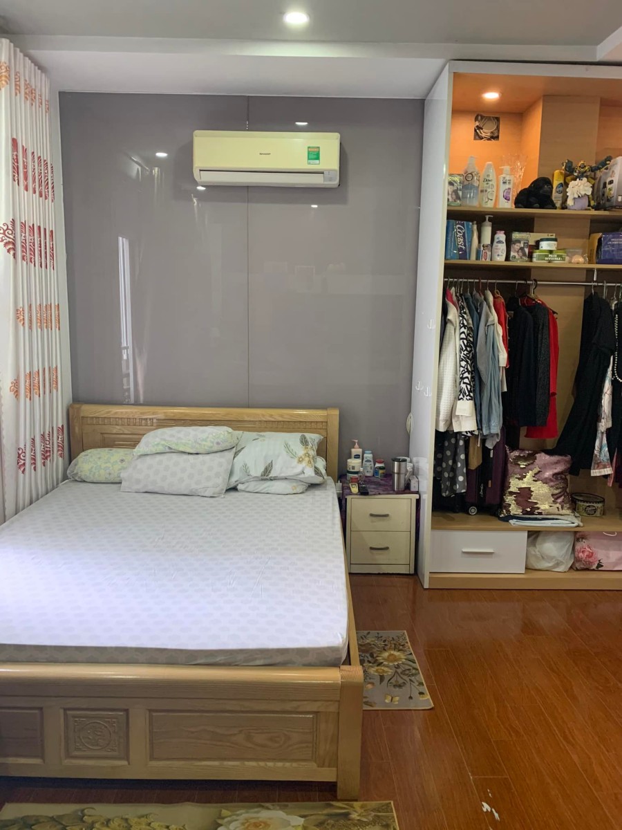Bán nhà Trung tâm Phú Nhuận Huỳnh Văn Bánh. DT 30m2, HXH, Giá 4.75 tỷ( thương lượng)