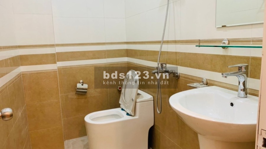 Bán nhà Linh Chiểu, Thủ Đức, HXH, diện tích 50m2, chỉ 3 tỷ 9, liên hệ 0703165049 dân trí cao