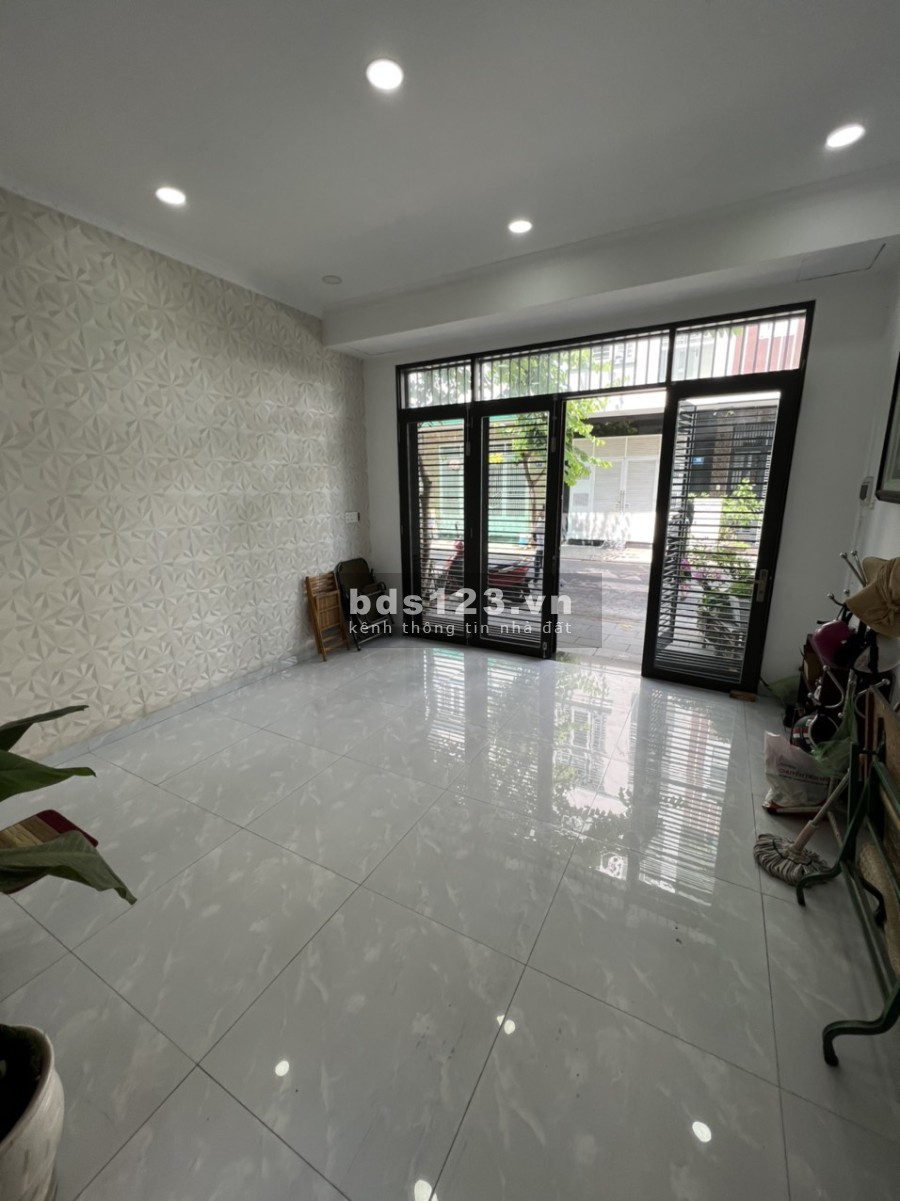 Bán nhà khu đô thị tái định cư Phước Long, Nha Trang, Khánh Hoà đường lớn, khu dân cư