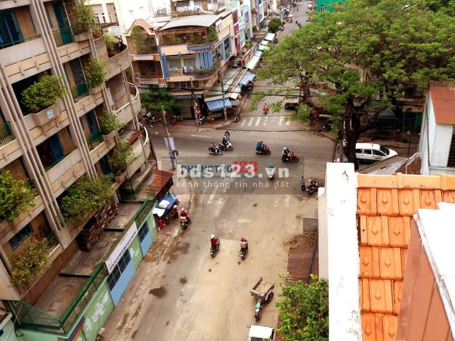 phòng tolet rieng DT 4MX10M quận 11, MT đường Tân Khai. Gần chợ thiết