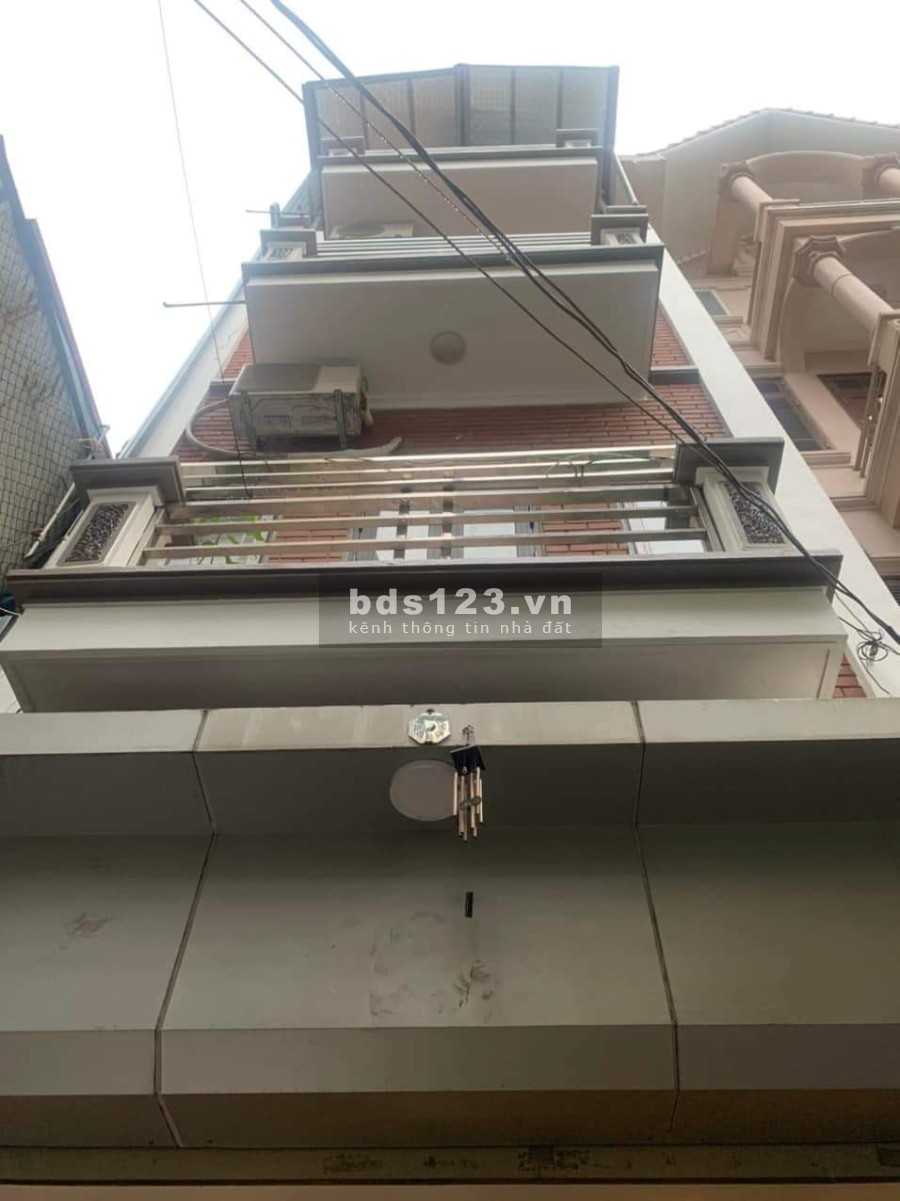 Cần bán gấp nhà mới xây 4 lầu ngay sát nhà thi đấu quận Hà Đông chỉ 4 tỷ.