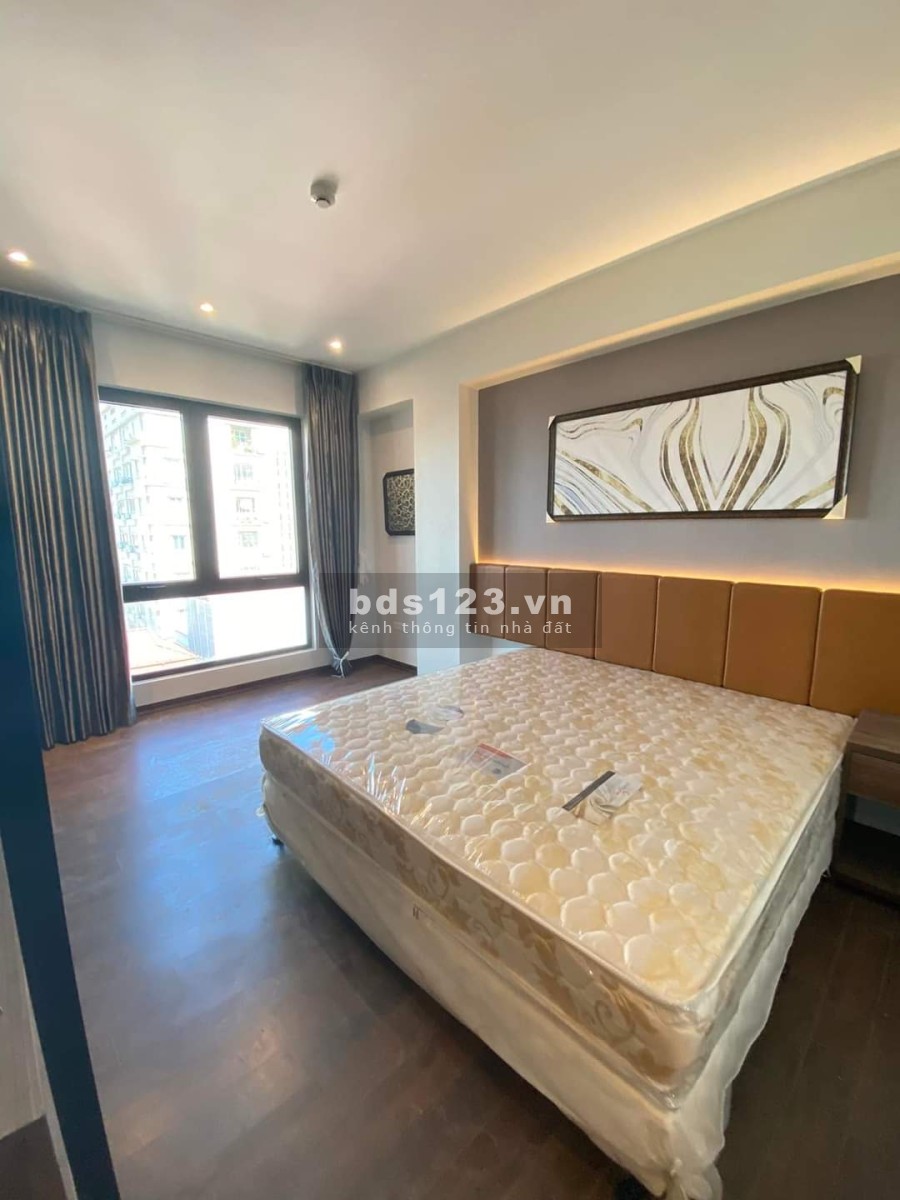 Cần bán gấp nhà mới xây 4 lầu ngay sát nhà thi đấu quận Hà Đông chỉ 4 tỷ.