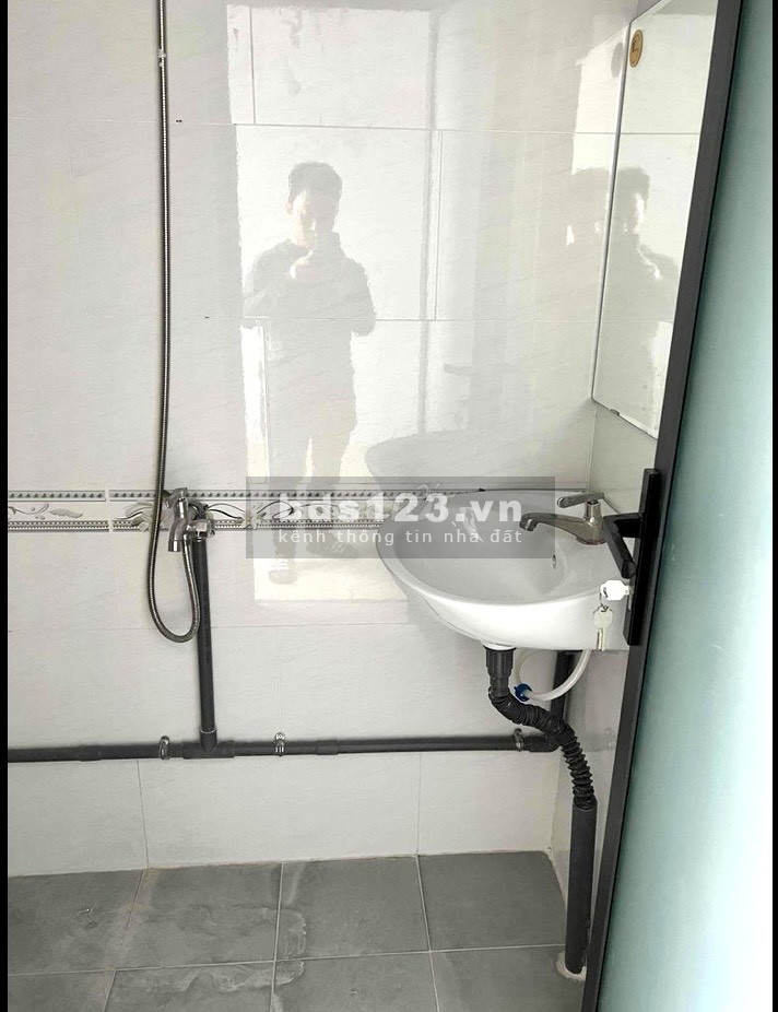 Chính chủ cho thuê phòng có wc riêng giá rẻ ngay Tân Bình liên hệ 0937727923