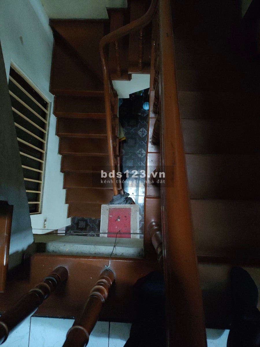 Bán nhà 4 tầng 107m2 ngõ 445 Lạc Long Quân ô tô tránh giá 14,6 tỷ. LH 0912442669