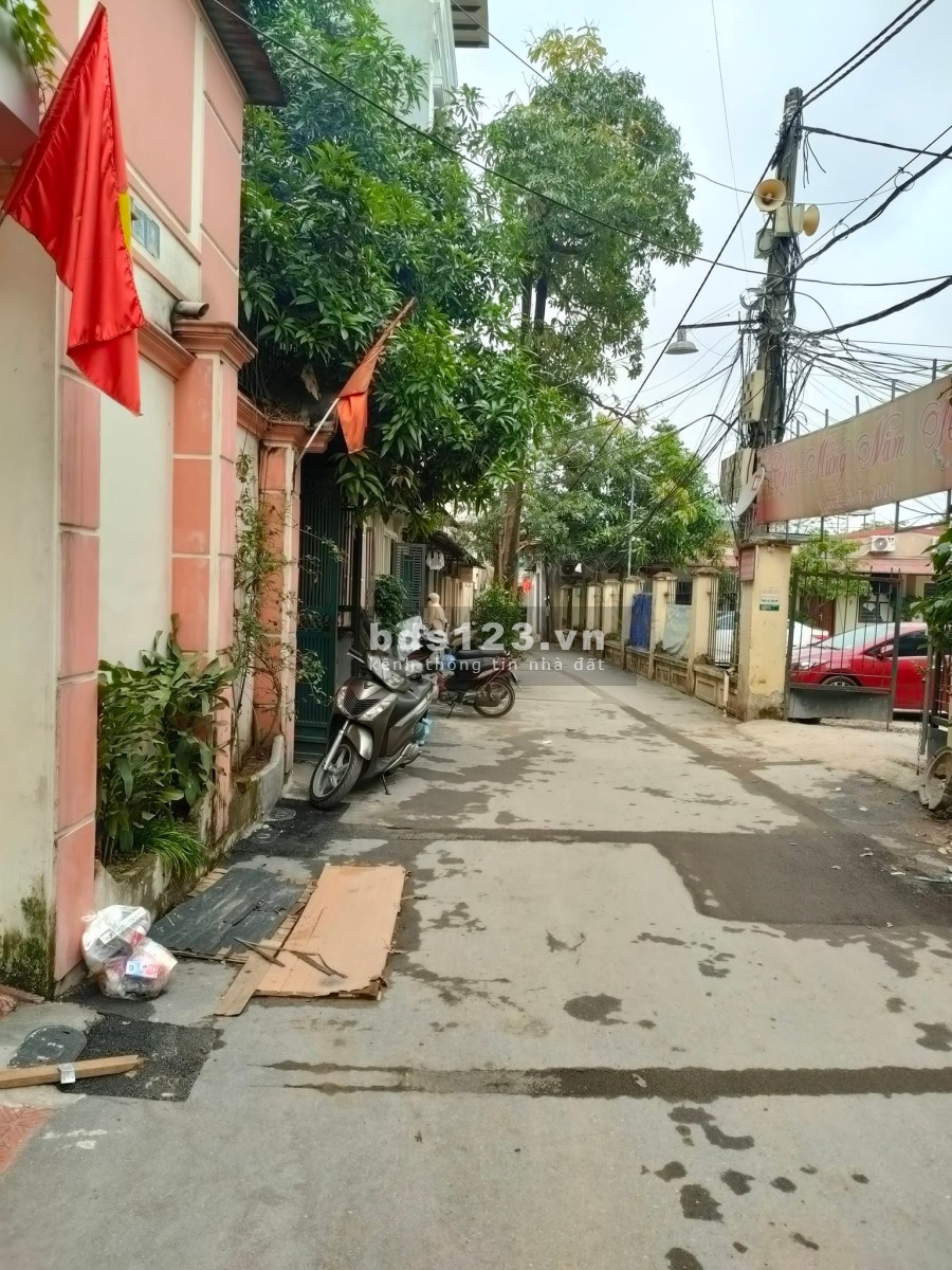 Bán nhà 4 tầng 107m2 ngõ 445 Lạc Long Quân ô tô tránh giá 14,6 tỷ. LH 0912442669