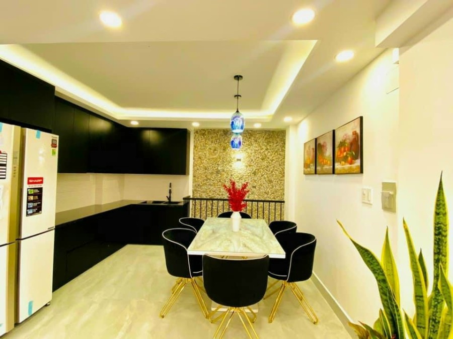 Bán gấp nhà hẻm xe hơi diện tích 100m2, Lê Đức Thọ, phường 16, Quận Gò Vấp, sổ đẹp