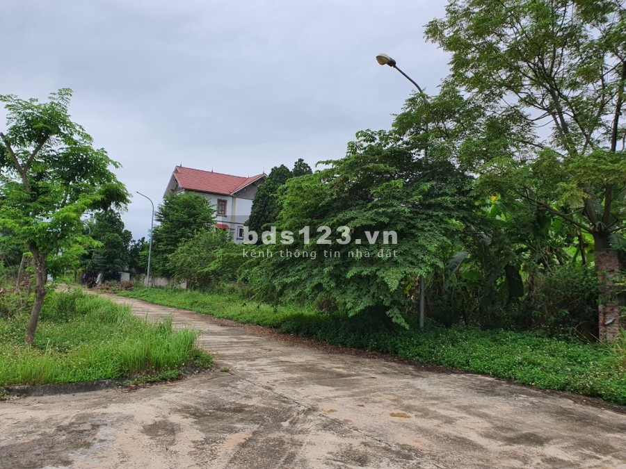Cần bán gấp lô đất cực đẹp tại TP Phúc Yên, vị trí siêu đắc địa, liên hệ chính chủ 098.84.25.296