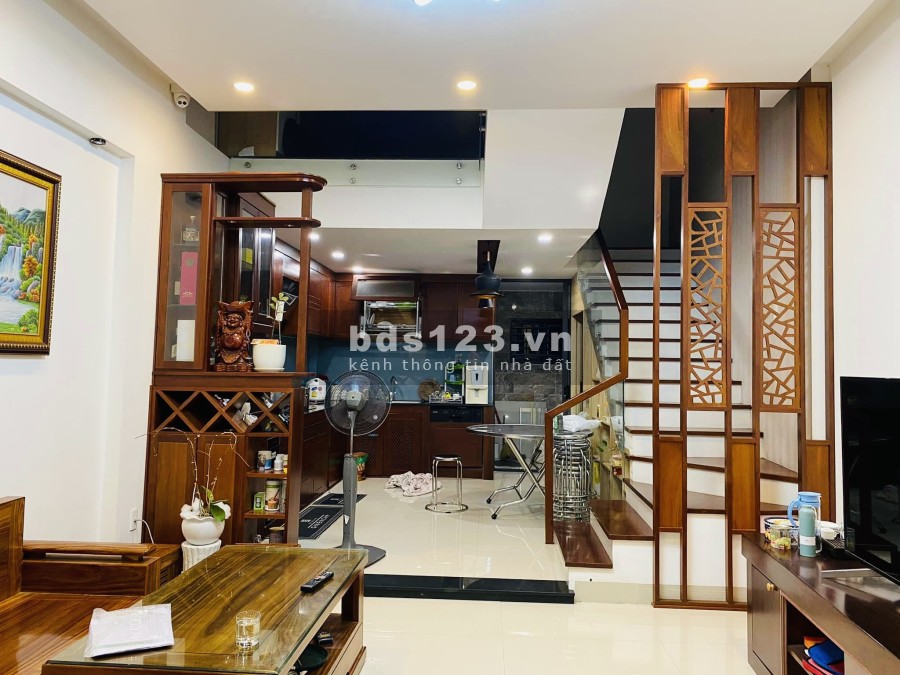 Nhà Sơn Trà mặt tiền 4 tầng đầy đủ nội thất ngoại nhập, bàn giao vào ở ngay, giá đầu tư