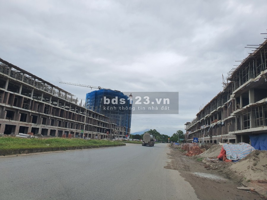 Cần bán gấp lô đất cực đẹp tại TP Phúc Yên, vị trí siêu đắc địa, liên hệ chính chủ 098.84.25.296