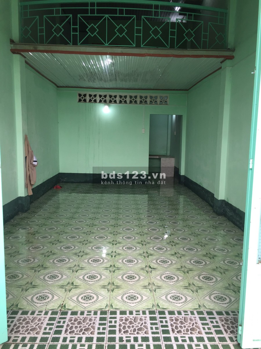 Cho thuê nhà cấp 4 gần chợ Bà Điểm Hóc Môn giá tốt khu dân cư đông đúc - 70m2