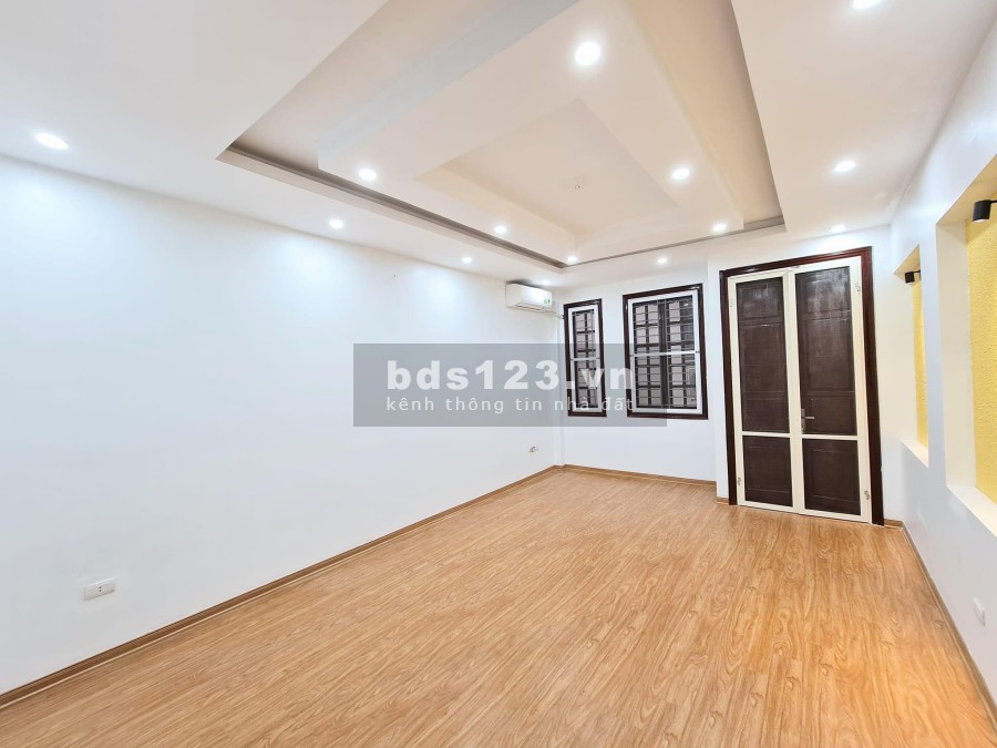 Nhà đẹp Võng Thị gần Hồ Tây, diện tích sử dụng 45m2 chỉ 5.x tỷ, lh 0326676565