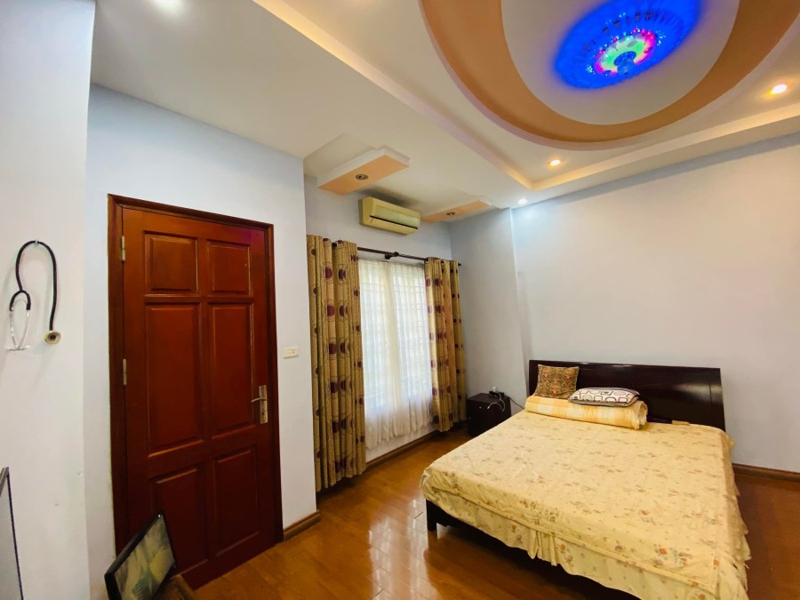 Cần bán gấp nhà riêng phân lô ở Nguyễn Trãi, Thanh Xuân, dt 65m2, 5 tầng, giá bán 11 tỷ