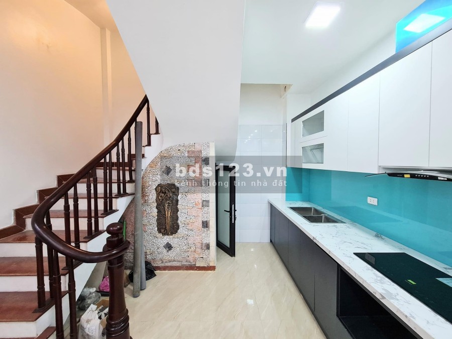 Nhà đẹp Võng Thị gần Hồ Tây, diện tích sử dụng 45m2 chỉ 5.x tỷ, lh 0326676565