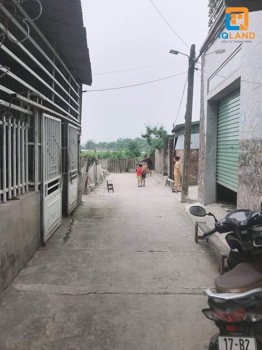Mua đất tặng nhà 2 tầng tại Xuân Bách Quang Tiến Sóc Sơn, Hà Nội, khu dân cư đông đúc