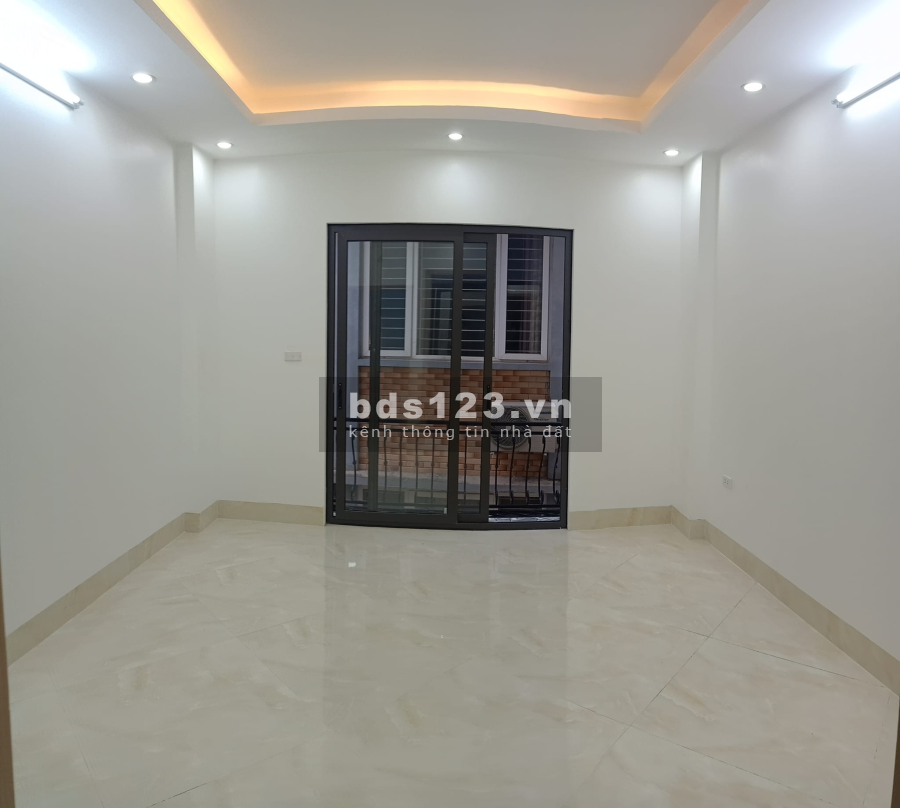 Bán nhà mới đẹp 30m2*5 tầng, ngõ xe ba gác phố Minh Khai giá 3.48 tỷ