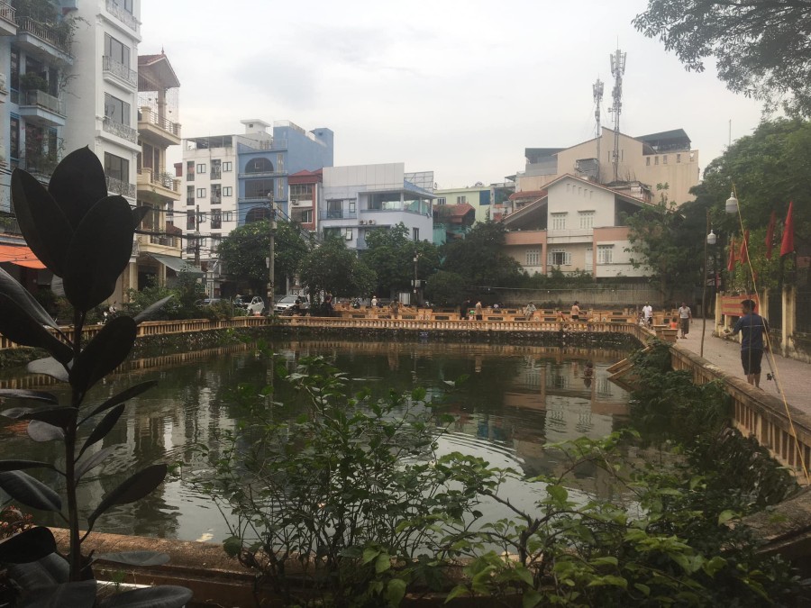 Lô góc 3 mặt thoáng thang máy, mặt ngõ ô tô 7 chỗ thông muôn nơi, kinh doanh gần hồ điều hoà