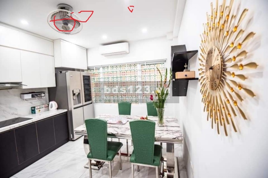 Bán nhà Nguyễn Khang, 6 tầng ô tô vào nhà cực hiếm giá bán chỉ 6,4 tỷ, lh 0916006337