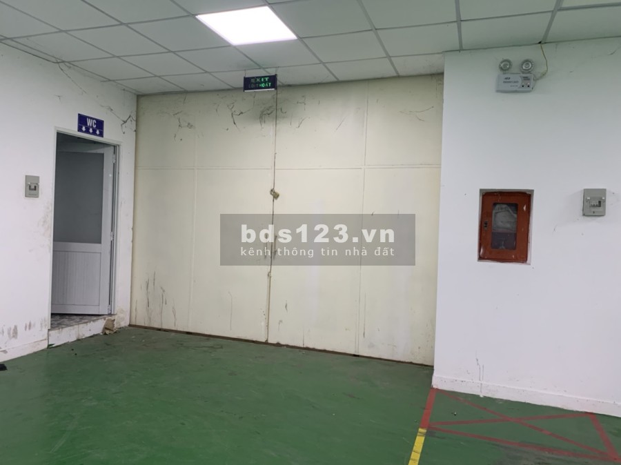 Cho thuê kho xưởng dtsd 1800m2+1750m2 Quốc Lộ 1A, Tân Túc, Bình Chánh, TP HCM