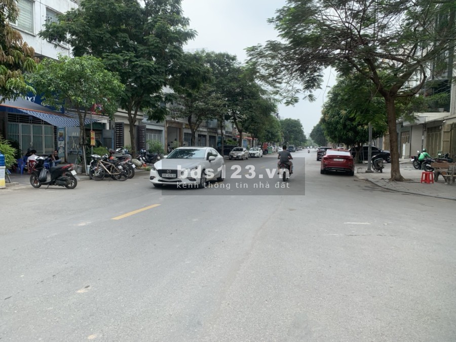 Bán Đất Thanh Bình 41m Mt 3,5m ngõ thông vị trí đẹp ô tô đỗ gần giá 4,7 tỉ LH 0967015092