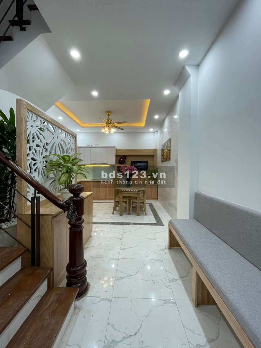 Bán nhà Mỹ Đình lô góc ngõ ngắn, diện tích sử dụng 45m2, giá bán 4.35 tỷ, sổ chính chủ