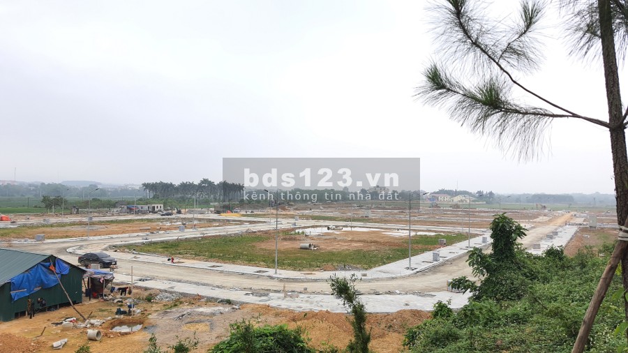 Cần bán lô đất liền kề 114m2 full thổ cư sát Hà Nội, sổ đỏ trao tay chỉ từ 2,1 tỷ. LH: 0899501222