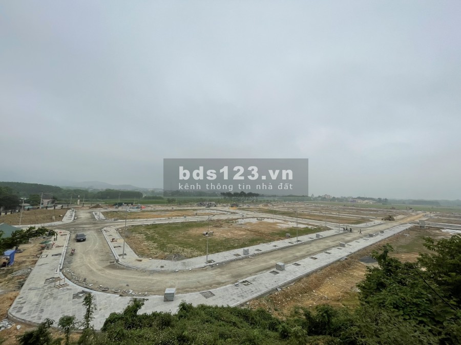 Cần bán lô đất liền kề 114m2 full thổ cư sát Hà Nội, sổ đỏ trao tay chỉ từ 2,1 tỷ. LH: 0899501222