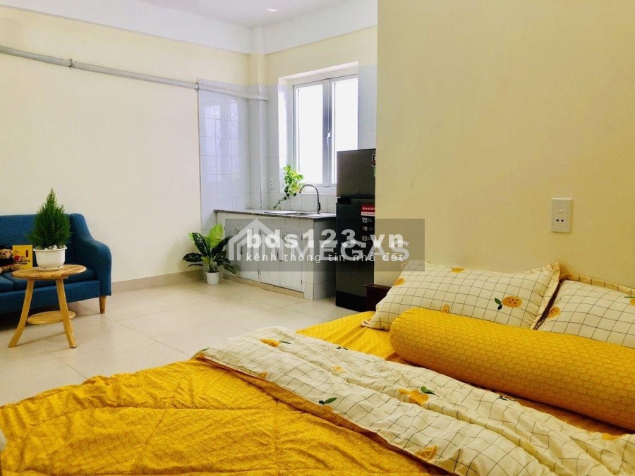 Đầy đủ nội thất cửa sổ lớn ngay Nguyễn Văn Quá - Trường Chinh liên hệ 0778.641.231
