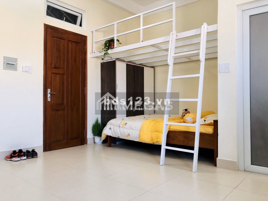 Đầy đủ nội thất cửa sổ lớn ngay Nguyễn Văn Quá - Trường Chinh liên hệ 0778.641.231