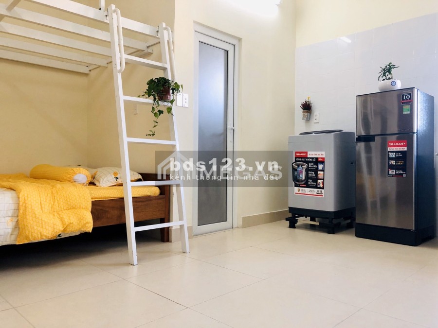 Đầy đủ nội thất cửa sổ lớn ngay Nguyễn Văn Quá - Trường Chinh liên hệ 0778.641.231