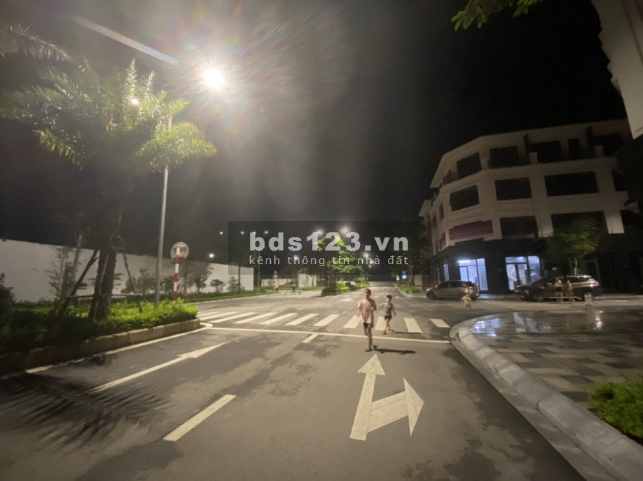 Bán nhà mặt phố. Đường QL 1A Trung Tâm TP Lạng Sơn chỉ 37tr/m2. Tiện kinh doanh.