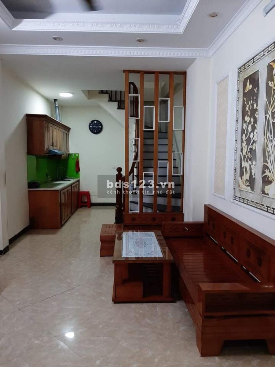 Bán nhanh nhà Hoàng Quốc Việt mặt ngõ đầy đủ công năng, dt 35m2, giá bán chỉ 3 tỷ