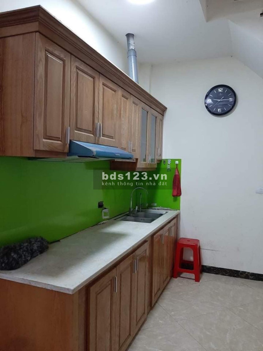 Bán nhanh nhà Hoàng Quốc Việt mặt ngõ đầy đủ công năng, dt 35m2, giá bán chỉ 3 tỷ