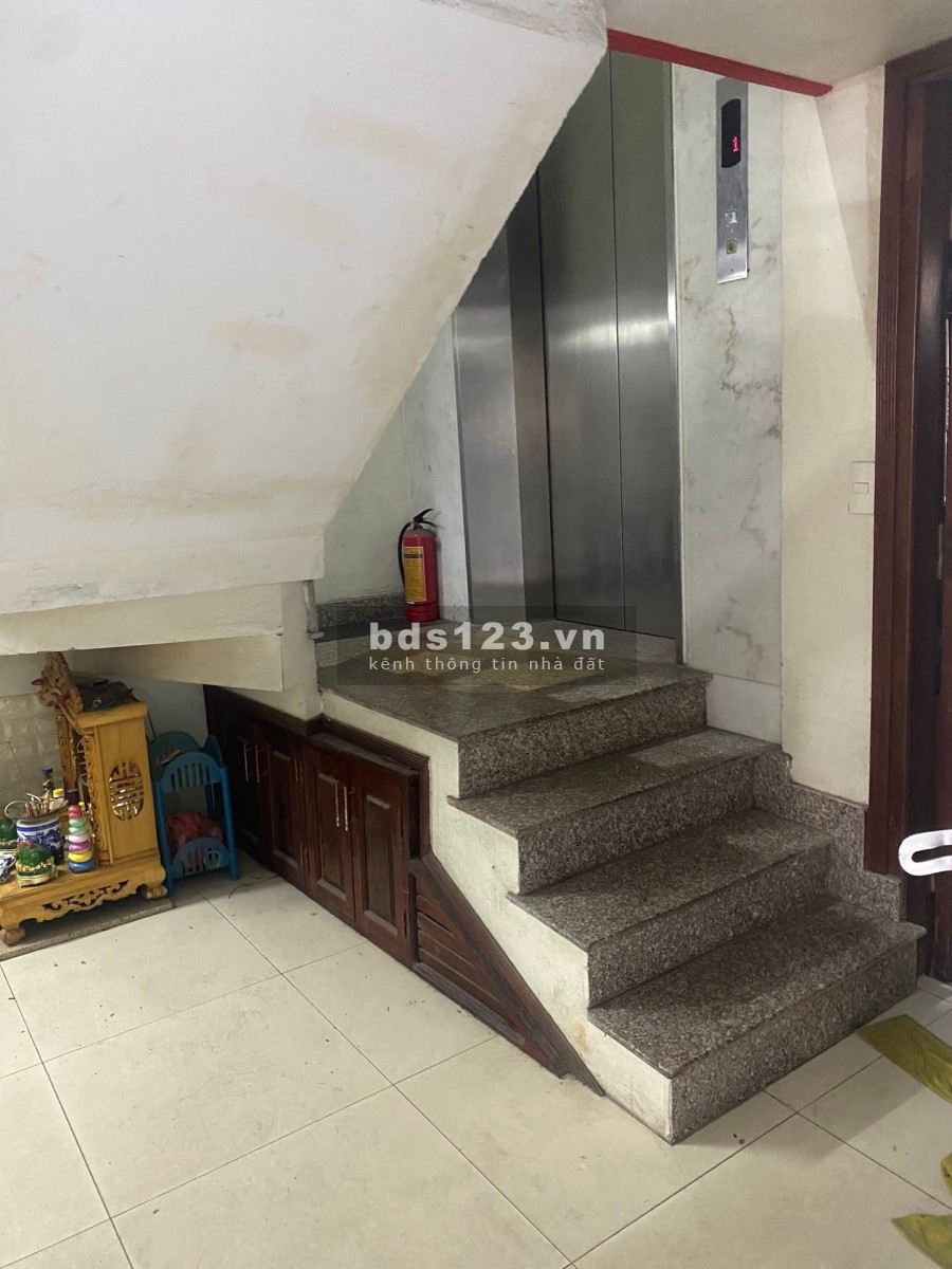 Bán nhà Hoàng Quốc Việt, diện tích sử dụng 62m2, 7 tầng, thang máy, kinh doanh