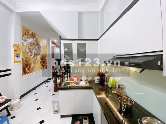 Bán nhà đẹp 5 tầng thiết kế nội thất sang trọng cách phố Bạch Mai chỉ 50m, giá bán 4.65 tỷ