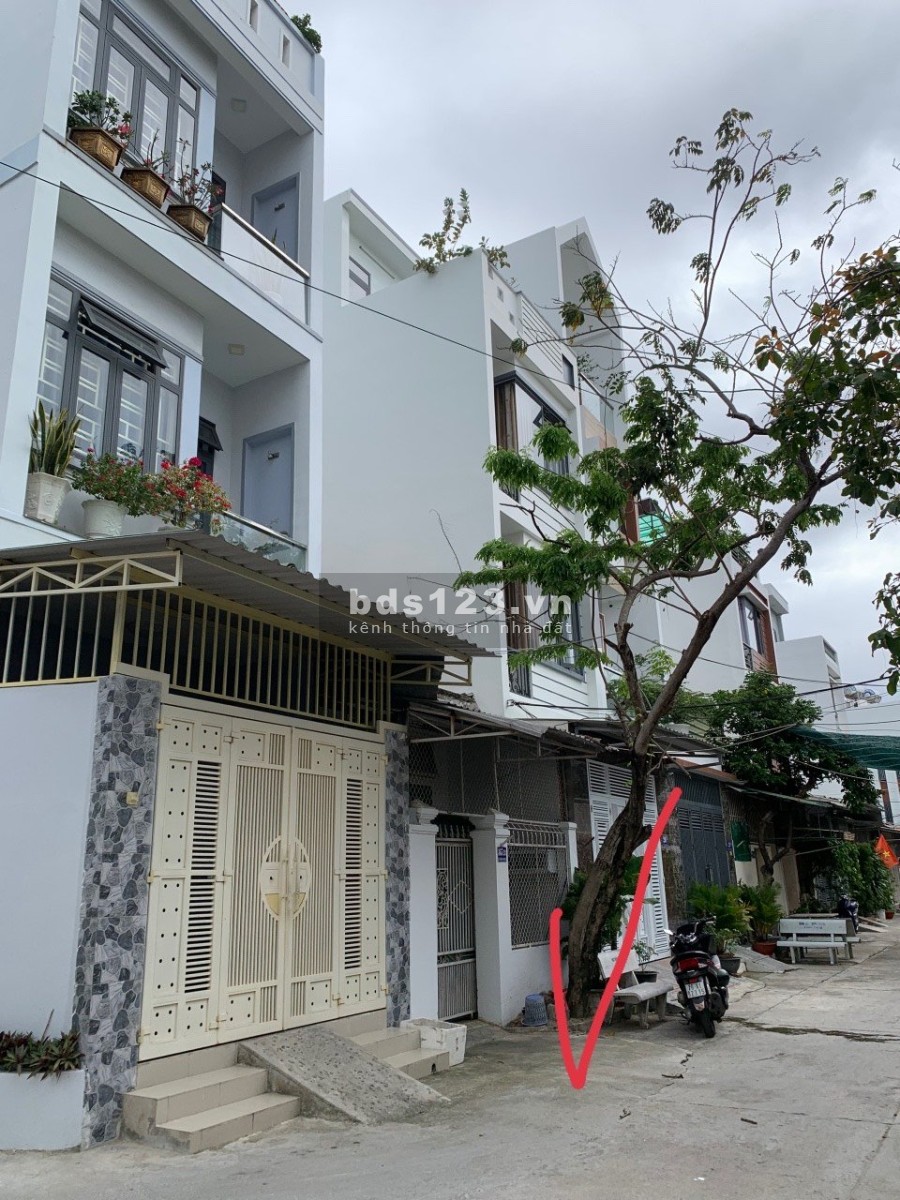 Cần ra gấp nhà hẻm oto 8m trung tâm thành phố Nha Trang giá bán chỉ 3.5 tỷ, sổ sẵn