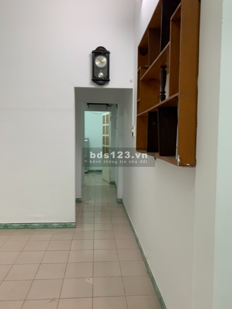Cần ra gấp nhà hẻm oto 8m trung tâm thành phố Nha Trang giá bán chỉ 3.5 tỷ, sổ sẵn