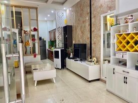 Bán nhà nguyên căn Cầu Giấy diện tích 50m2, ô tô 15m, giá bán chỉ 5.3 tỷ ngõ nông