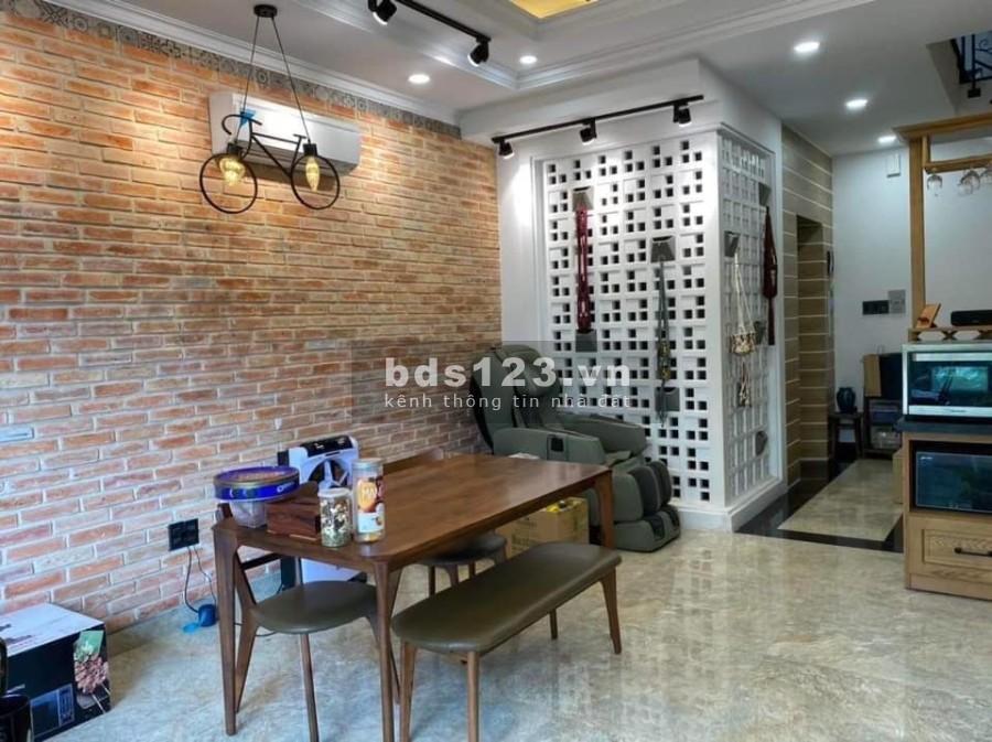 Hiếm, nhà cực khủng, giá bé xíu, Hoàng Văn Thụ, diện tích 8.5m X 12m, 5 tầng chỉ 12,5 tỷ