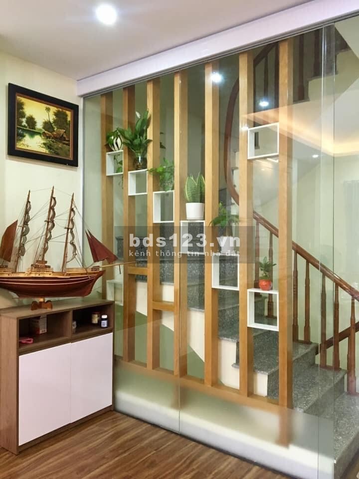Nhà phân lô vừa ở vừa kinh doanh 5 tầng, mt 4m, giá nhỉnh 3 tỷ ô tô tránh Nghĩa Lộ, Yên Nghĩa
