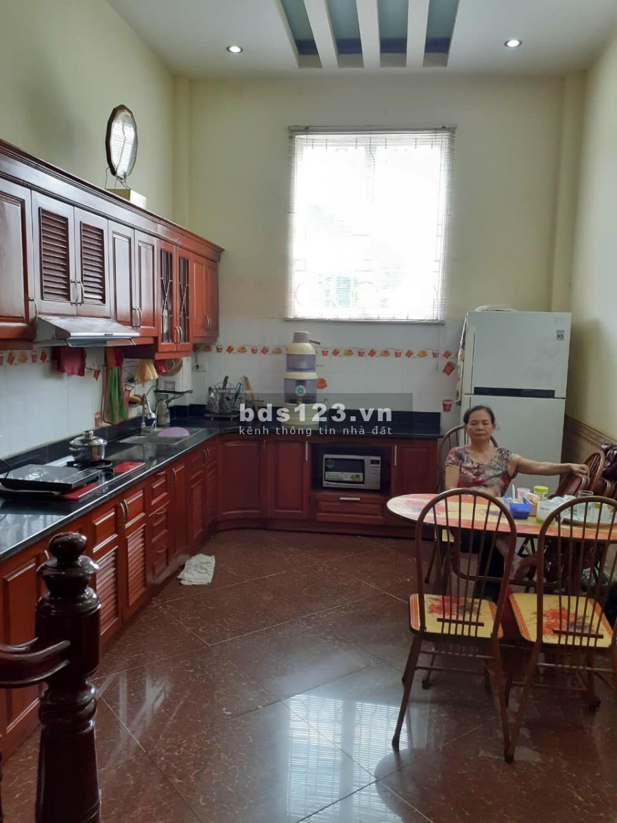 Bán nhà Trương Định có gara ô tô tiện ích ở hoặc kinh doanh đầu tư sinh lời, khu dân cư đông