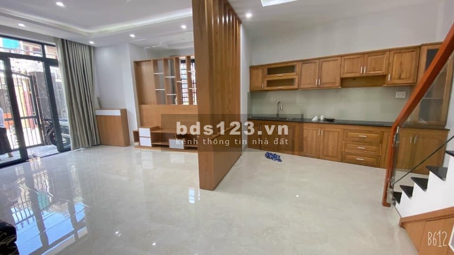 Bán nhà cực đẹp lô góc 3 mặt tiền hẻm xe tải ra vào thoái mái, giá tốt còn thương lượng