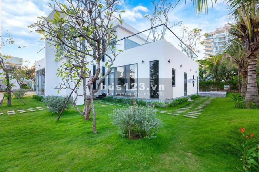 Còn đúng 2 Suất Villa sát biển kí trực tiếp với Chủ đầu tư( Bãi biển riêng, hồ bơi riêng )