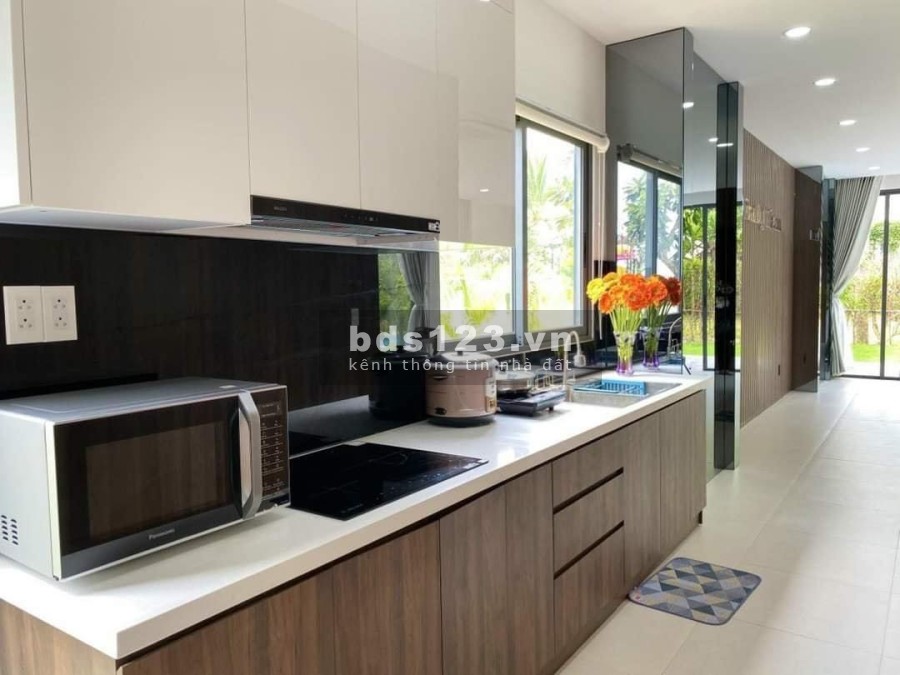 Còn đúng 2 Suất Villa sát biển kí trực tiếp với Chủ đầu tư( Bãi biển riêng, hồ bơi riêng )