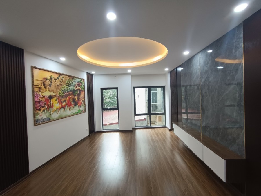 Chính chủ, nhà riêng rất mới, ở ngay, Quan Nhân, dtsd 30m2 5 tầng, gần phố, giá 4.5 tỷ