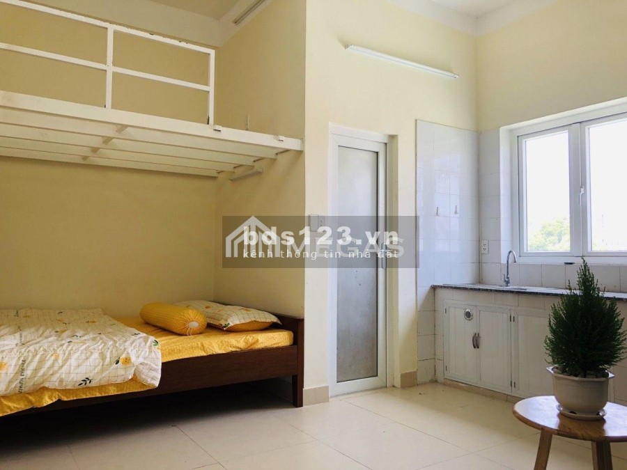 Phòng trọ giá rẻ có sẵn đầy đủ nội thất thoáng mát nằm ngay Trường Chinh vào ở ngay