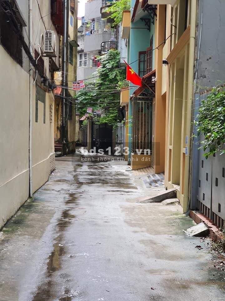 Bán nhà phân lô quân đội ngõ 70 Thái Hà 2 tầng diện tích sử dụng 32m2 giá 5,3 tỷ