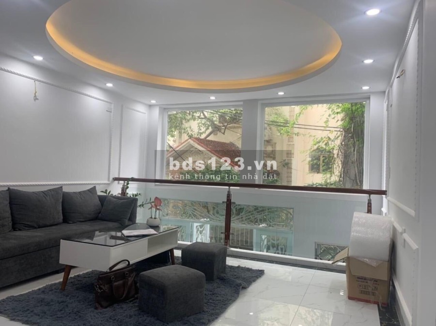 Chỉ với 5 tỷ có ngay siêu phẩm nhà đẹp gara ô tô, sát hồ Điều Hoà, tặng đầy đủ nội thất